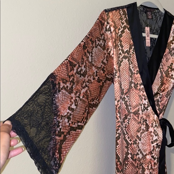 Victoria’s Secret silk gown - Picture 2 of 4